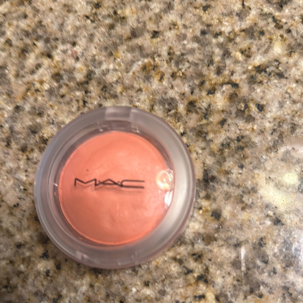 MAC Cosmetics Glow Play Blush shade CHEER UP